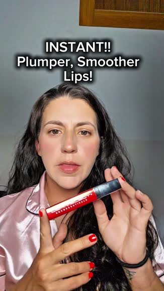 Video review of Dermelect Dermelect Smooth Lip Volumizer – Anti-Aging Lip Plumper with Argan Oil, Shea Butter, Coconut Oil, Hyaluronic Acid, Vitamin C, and Silkflo – Hydrating Lip Primer for Dry, Thin Lips  by 678cf3234a7e0ea43684d6cf