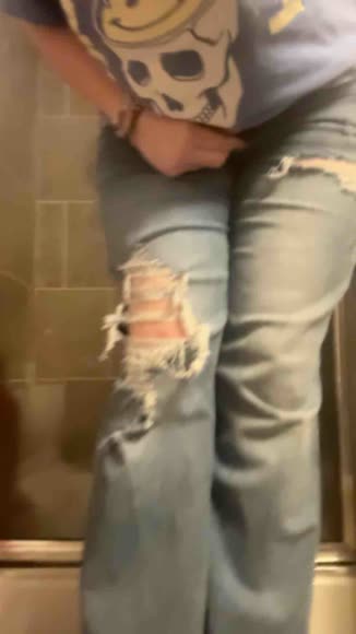 Video review of PALERMO Distressed Raw Hem Straight Leg High Waist Jeans  by 67a543b0f6aea54e79f01f55