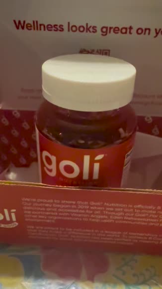 Video review of Goli Nutrition Apple Cider Vinegar Gummies & Vitamin  by 678f2ecab50ba5ee343e7fe1