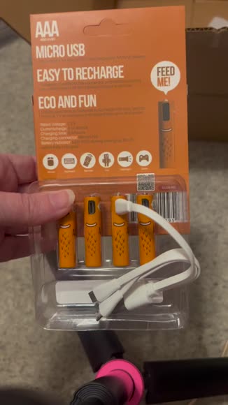 Video review of Gadgetfly Eco Recharge USB Rechargeable Batteries  by 671cf1bde1ccffc35a40b0bb