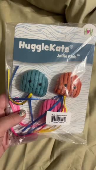 Video review of HuggleHounds® HuggleKats® Jellie Fish Cat Toys, 3 Pack  by 67736528851a79ae41db0a23