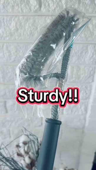 Video review of Zulay Kitchen Heat Boss Grill Brush  by julianovikova8989