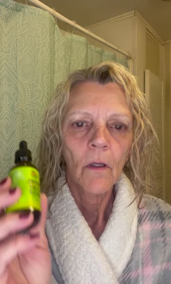 Video review of Jamaican Amber Jamaican Amber Jamaican Castor Oil & Rosemary Hair Oil  by 678b5443097db08eb942a14c