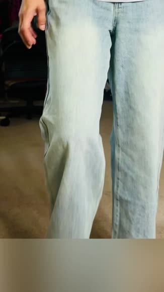 Video review of Princess Polly Echo Park Jeans  by 6798e9d1bf17eac3ad1ce315