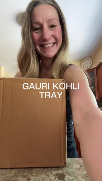 Video review of GAURI KOHLI San Miguel Marble Tray  by gdipalo