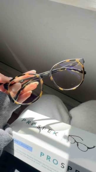Video review of PROSPEK Blue Light Blocking Glasses PROSPEK "Artist"  by 65653e2e8717285c1298c4cb