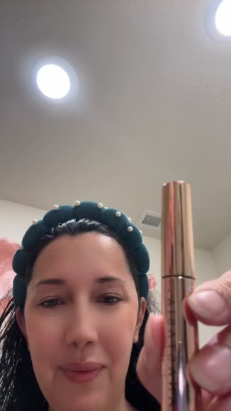 Video review of Anastasia Beverly Hills Mini Clear Brow Gel  by 6789e9bf37ad8727d1c5bf23