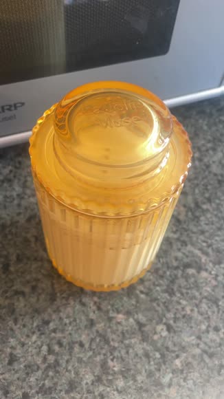 Video review of La Jolie Muse Amélie Tahitian Lychee Candle - Fragrant Home Ambiance  by 67851a37dc6e04afd0b7ed1f