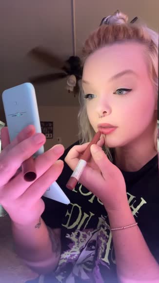 Video review of Allure Nails Glitz Mirror  by 681113aa8b321c349a1f0d0b