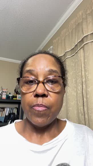Video review of VYSN NewYou Professional EMS Micro-Current Face & Neck Lifting Device  by 6787225c1db7d519e4ab37d3