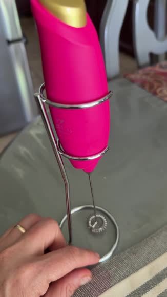 Video review of Zulay Kitchen One Touch Milk Frother  by 678322ca1b684f6bd81bf5db