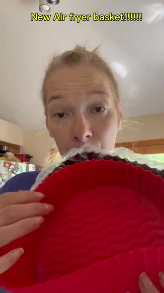 Video review of Threaded Pear Apparel Reusable Air Fryer Tray  by 676a3decc8e10527cf4bc00d