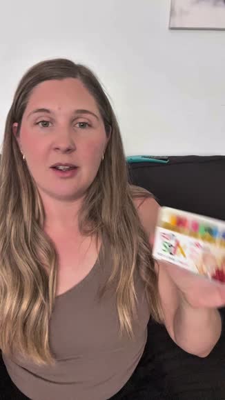 Video review of Dress Up America 12 Face Paint Crayons Set  by 685b6e851d2c00dbdf4296d6