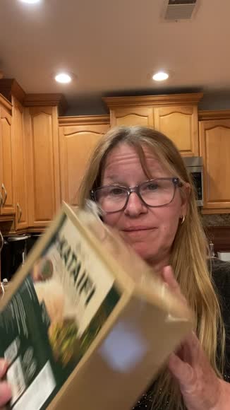 Video review of  Premium Kataifi Shredded Fillo Dough  by 67902baa0637f2fdc8ac035f