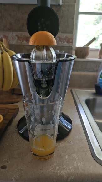 Video review of Drinkpod Premium Electric Orange Juicer | Stainless Steel Citrus Squeezer  by 67853ad5b59effe5ebeacf2b