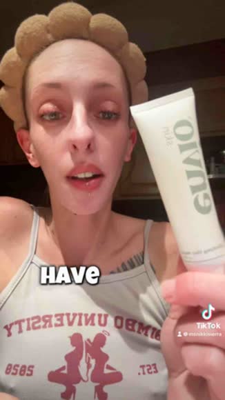 Video review of Envio Skin Envio Cranberry Clarifying Clay Mask — Deep Cleanse with Bentonite  by 678cbcda124c840a3a1f24df