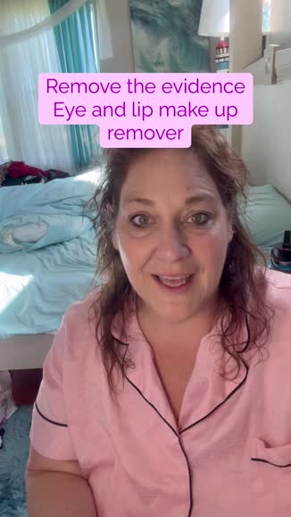 Video review of SIIA Cosmetics Remove The Evidence (Dual Action Eye & Lip Makeup Remover)  by 6766ed7fb710878d6f7bb7cc