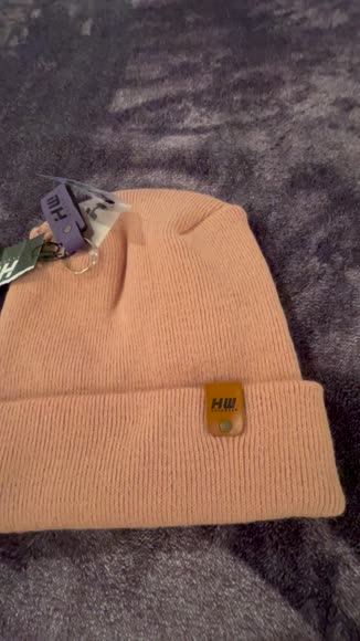 Video review of  Theta-Stitch Cuffed Beanie  by 67b223ba2651ac77da193300