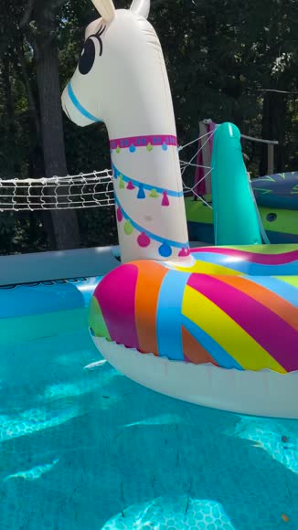 Video review of Pool Candy Party Llama Jumbo Pool Tube  by 678a9b439d567860fab614d2