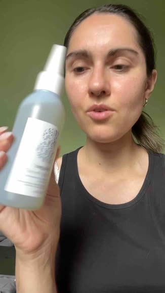 Video review of Briogeo Scalp Revival™ Rosemary Pre-Wash Oil for Hair and Scalp  by 5fj9gkqcjv