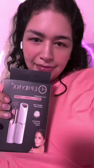 Video review of EpiLynx Lipstick Shaped Women's Hair Remover  by 678dedf707a2c0e9dd19b7a5