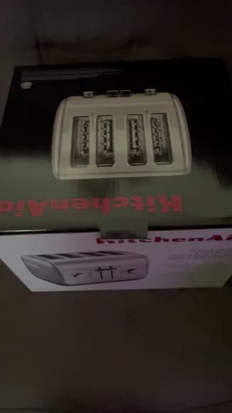 Video review of KitchenAid 4-Slice Toaster With Manual High-Lift Lever  by 678576a1ad8c3a894ce67716