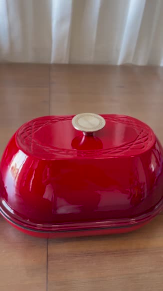 Video review of Krustic Oval Enameled Cast Iron Dutch Oven  by 24shiuann