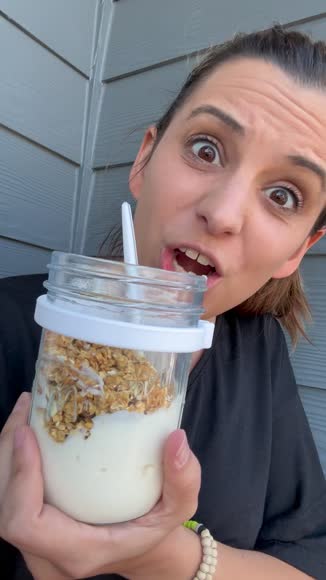 Video review of JoyJolt Dawn Overnight Oats Glass Containers  by 67a1735958a5f72a6c690d4c