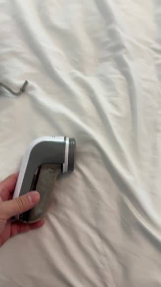 Video review of Krediz Stainless Steel Fabric Shaver and Lint Remover Sweater Defuzzer  by 6863e62ea3ca77da161f5aae