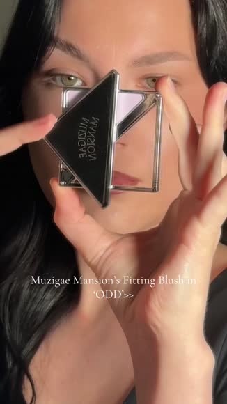 Video review of Clips Fashion & Beauty  by agxmua
