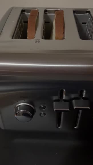 Video review of KitchenAid 4-Slice Toaster With Manual High-Lift Lever  by 678576a1ad8c3a894ce67716