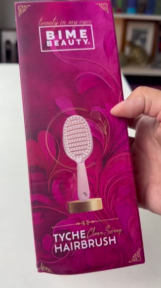 Video review of Bime Beauty Tyche CleanSweep Brush  by 677eb6a681ae8c7cc85c566c