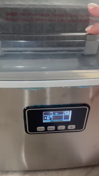 Video review of Directdeals Stainless Ice Maker With LCD & Self-Cleaning  by 6775c3701c869d90fc99e92c