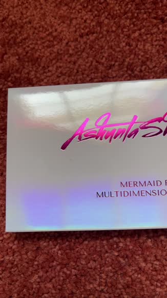 Video review of Ashunta Sheriff Beauty Mermaid Fantasy Matte & Shimmer Palette For Enchanting Looks  by 67a3ebe816a487a35b536e09