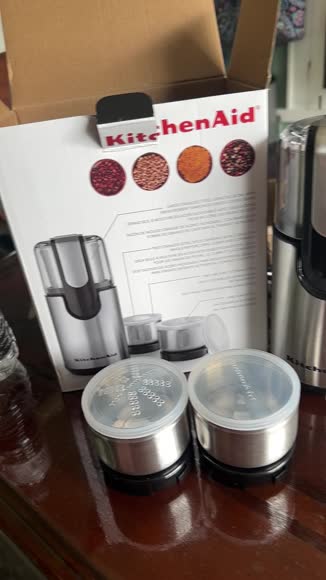 Video review of KitchenAid Blade Coffee Grinder and Spice Grinder  by 681e023d27067dfe069f2cc5