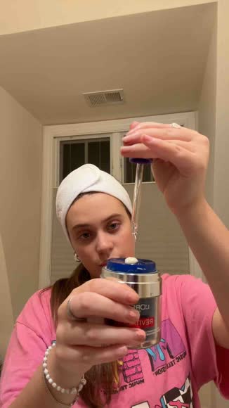 Video review of Clips Fashion & Beauty  by ellahrockstar