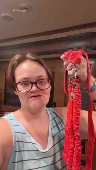 Video review of Waloo Products Waloo Double Dog Bungee Leash (Red) – Hands-Free Control & Comfortable Walks for Two Dogs!  by 676813123cc340d2a4db0550