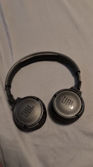 Video review of JBL Tune 520BT Bluetooth on Ear Headphones  by 6859434903f5a9991a41b16c