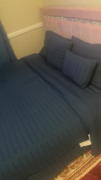Video review of Lux Decor Collection 10-Piece Comforter Set Queen, Seersucker Lightweight Bedding Set with Sheets  by 68437f82cbaf20b491490909
