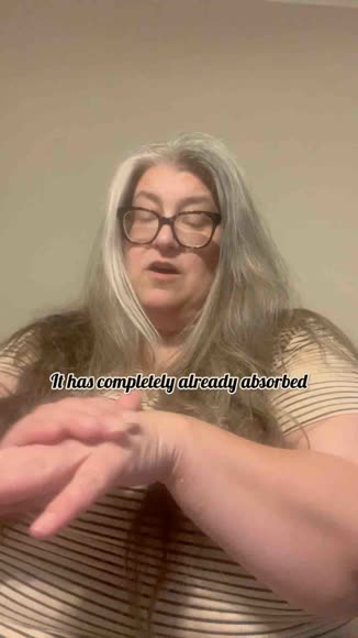 Video review of  Ultra Rich Hand Cream / Lavender – Intense Moisture, Protection & Softness for Dry, Overworked Hands  by 673c0bff8fb32afdbb1eaae2