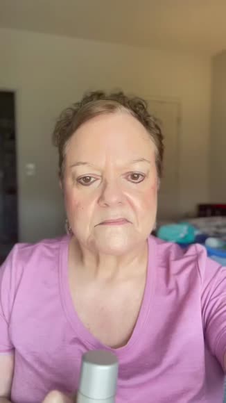 Video review of Honey Badgers Bee Farm Badger Dust Pink Sea Salt  by grandmalaura54