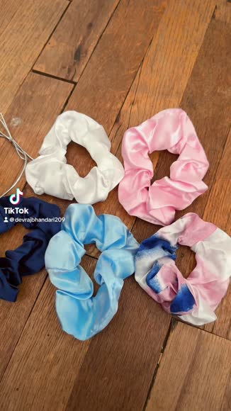 Video review of Morning Glamour 5 Pack Satin Hair Scrunchies in Gift Box  by 6760c09696ebf6e0cea5c4ca