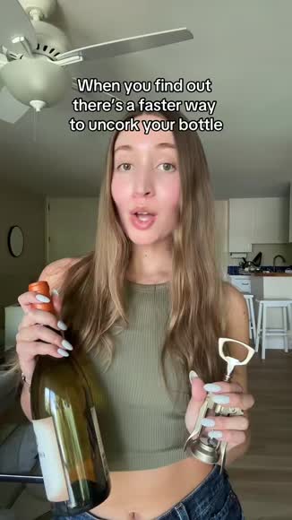 Video review of Vin Fresco Battery Powered Electric Wine Bottle Opener With Foil Cutter  by hello1231426389743