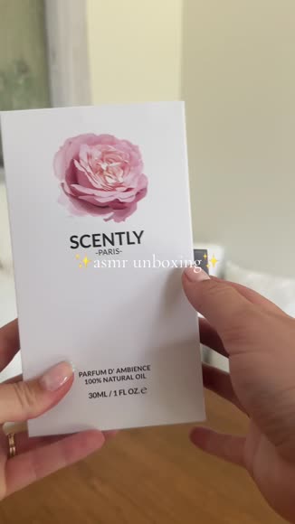 Video review of Scently Étoile | No. 9 Room Spray  by morganbreisch
