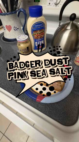 Video review of Honey Badgers Bee Farm Badger Dust Pink Sea Salt  by 6782fe108818a3c51e52dde9