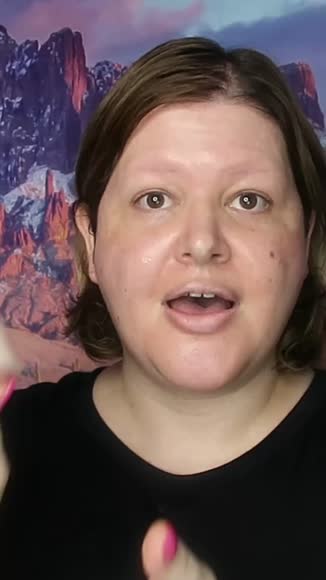 Video review of Clips Fashion & Beauty  by shellylslaczka