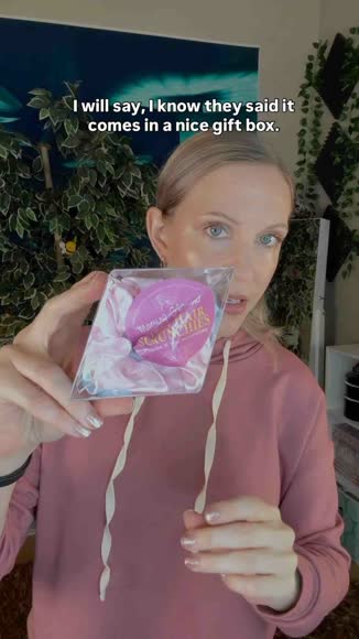 Video review of Morning Glamour 5 Pack Satin Hair Scrunchies in Gift Box  by 6669a6376901b9200fb66241