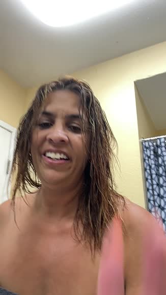 Video review of NUTRAHARMONY Hydrating Hair Mask for Damaged Hair  by 67bb4d97bc9592ad8dd8b8b2