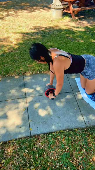Video review of Sunny Health & Fitness Ab Roller Wheel With Knee Pad  by 6764fef8d4c5fad8ff18c639