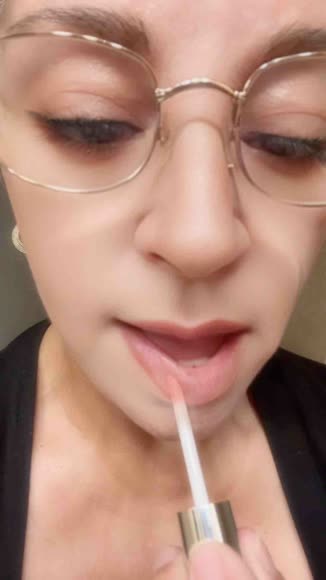 Video review of BUXOM Mini Full-On™ Plumping Lip Cream  by 6880d07dacfc87f1cf66f2e1